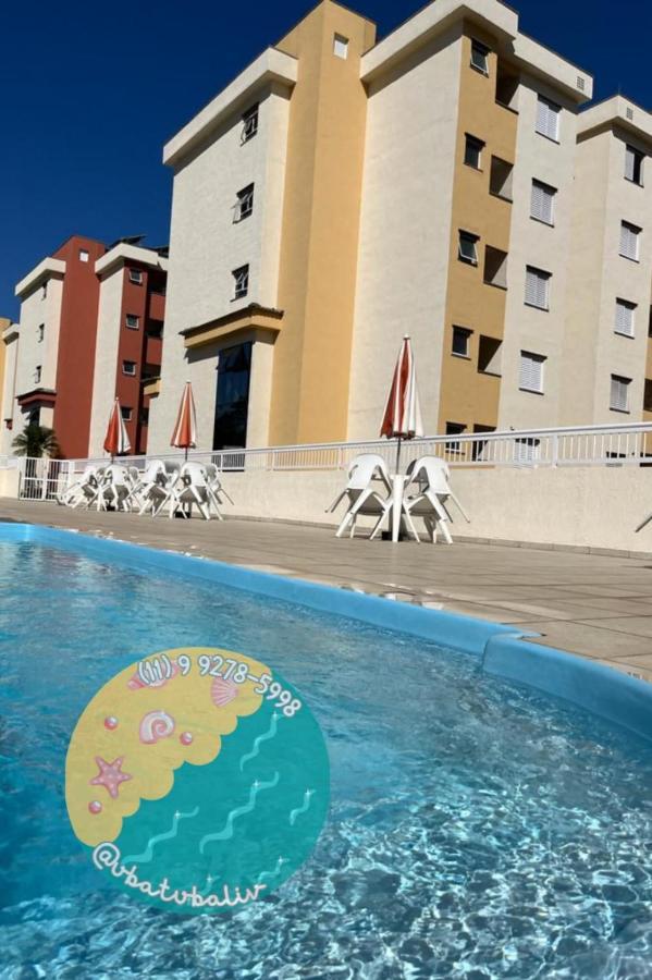 Liv Piscina E Churrasqueira *